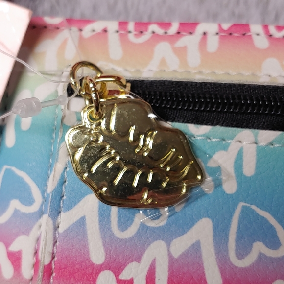 NWT Betsey Johnson LUV snap wallet card ID holder rainbow heart LBMONEYG - Picture 4 of 8